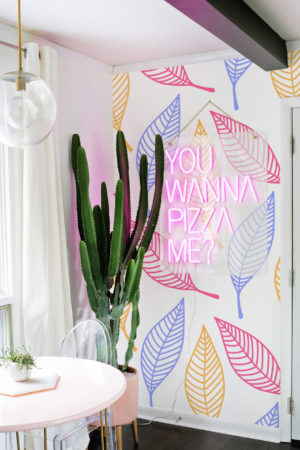 papel pintado n72 graphic leaves pop pink comedor