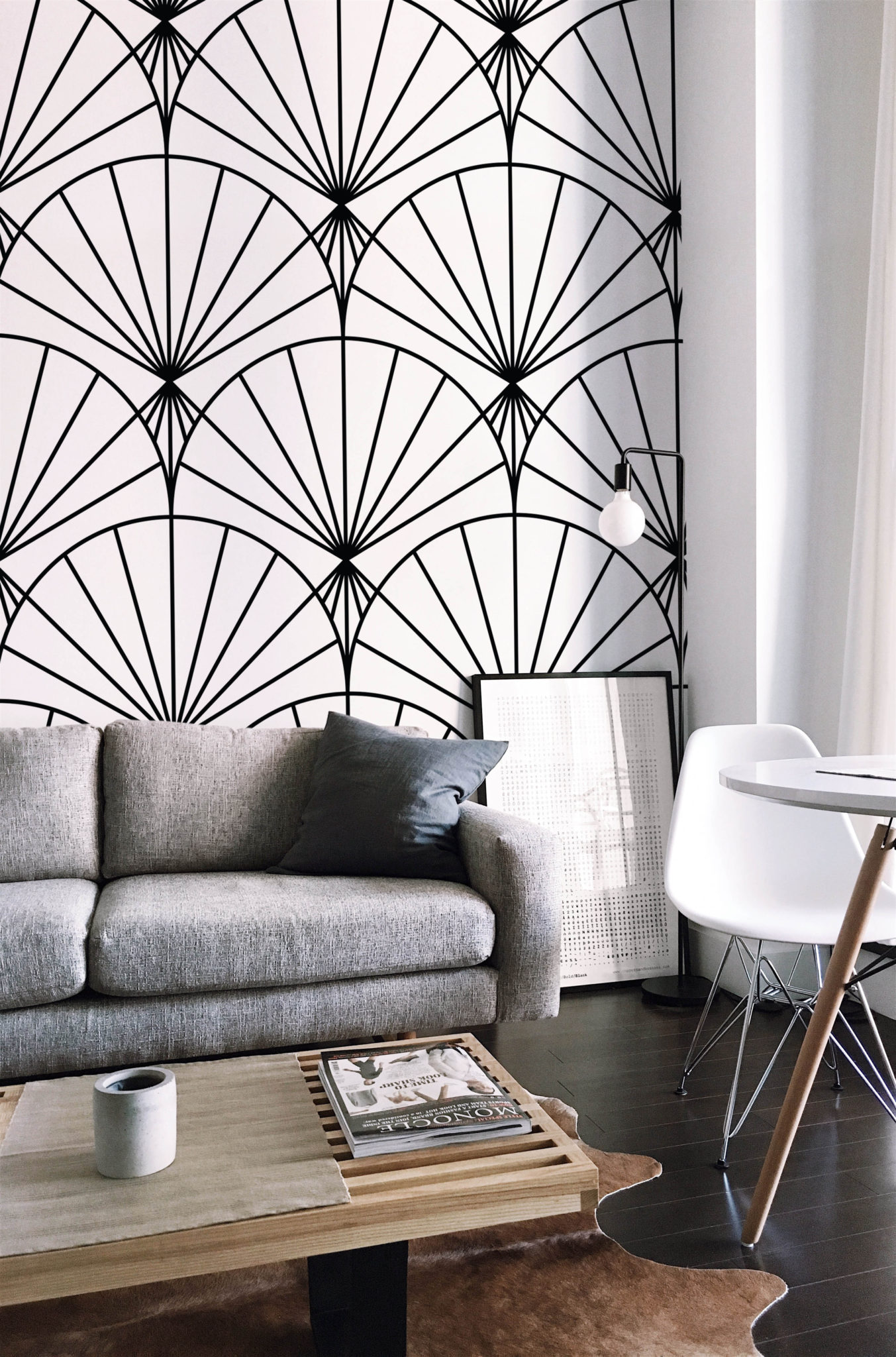No. 94 Japanese Black and White Modern Living Room Fans