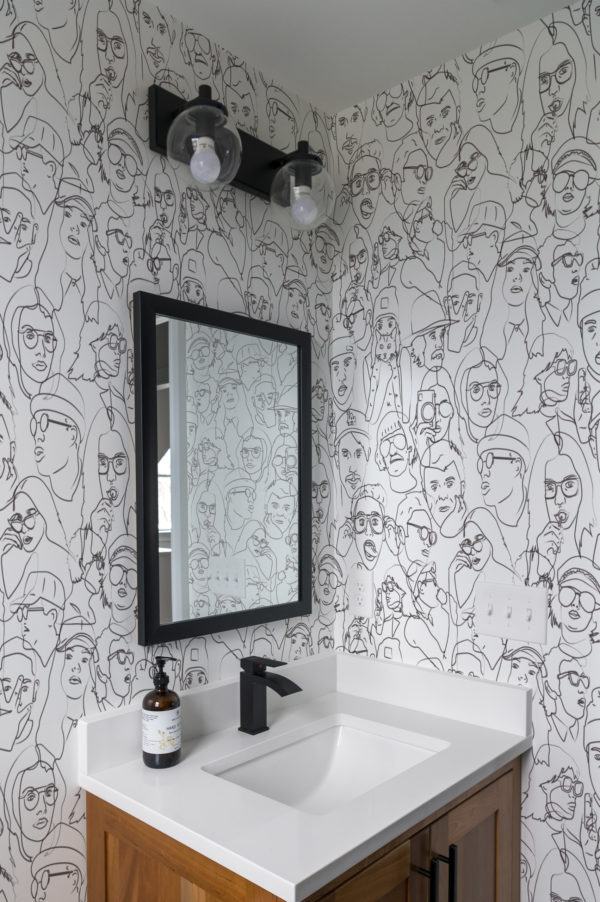 n52 rostros de baño en blanco y negro arte de la calle