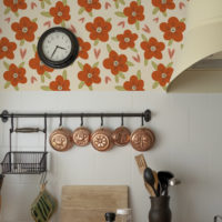 Papel pintado N126 campos de flores rojo naranja cocina