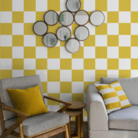 Papel pintado 246 Salón en damero amarillo y blanco