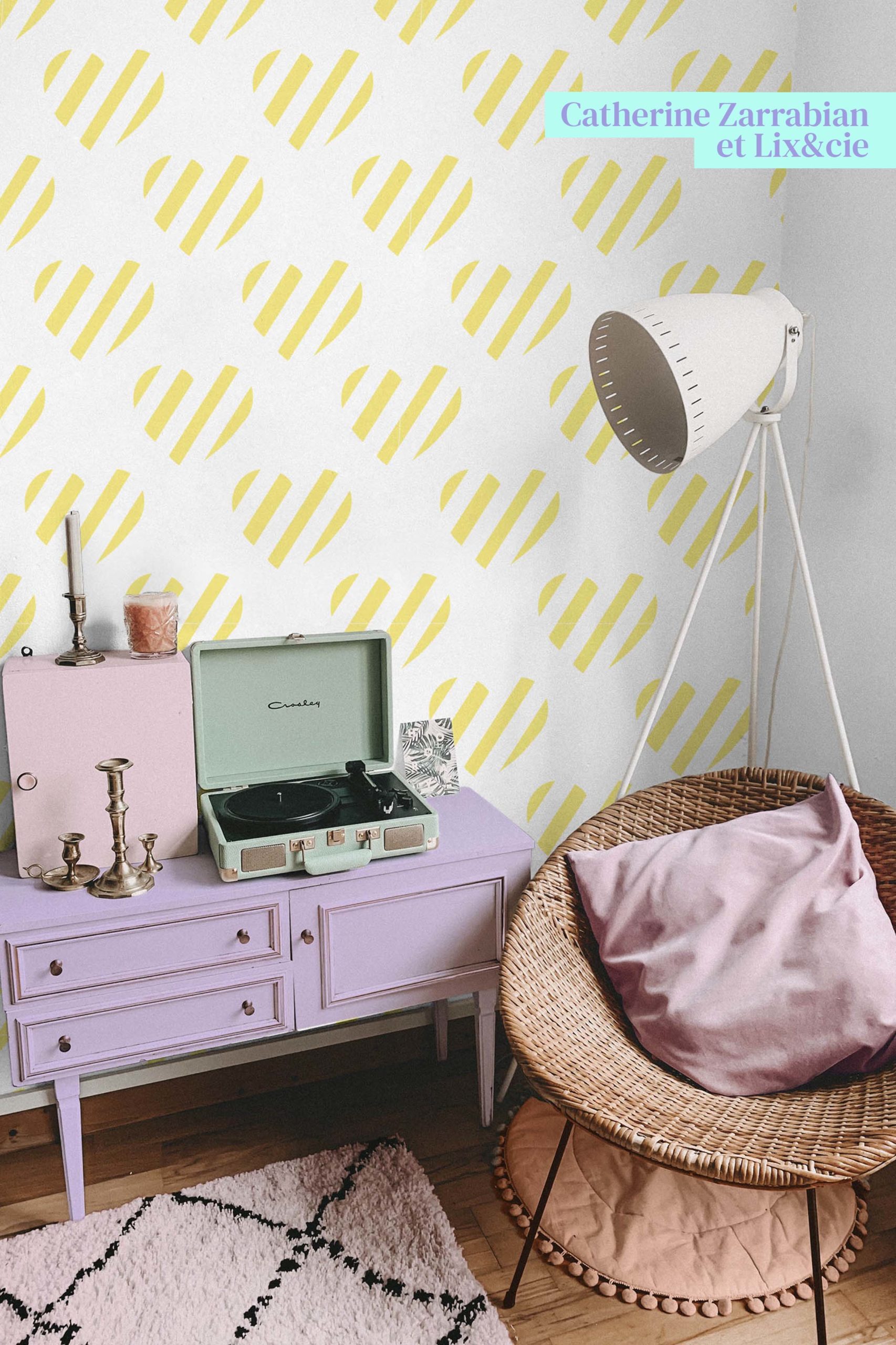 n296.2.3 papier peint coeurs à rayures jaune salon