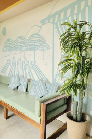 papel pintado n324 tumbona sombrilla playa pin-up espacios públicos