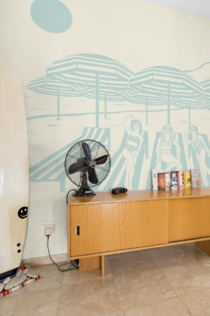 papel pintado n324 tumbona sombrilla playa pin-up lounge