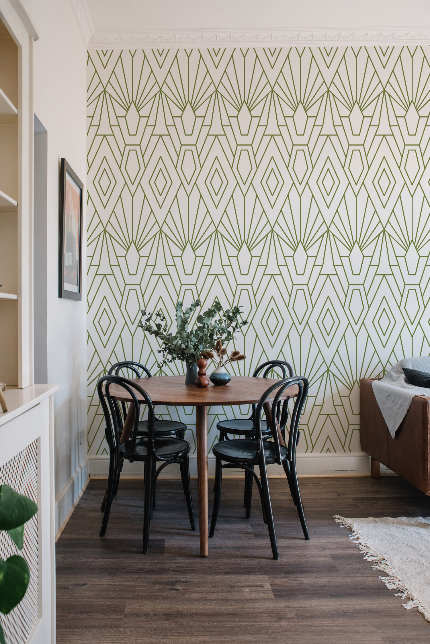 salon vert papier peint ethnique chic géométrique tendance