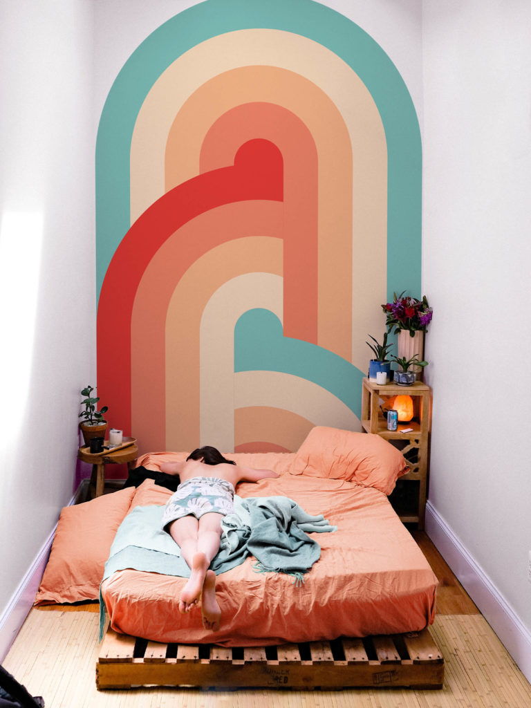 chambre papier peint portail retro multicolore arc en ciel geometrique