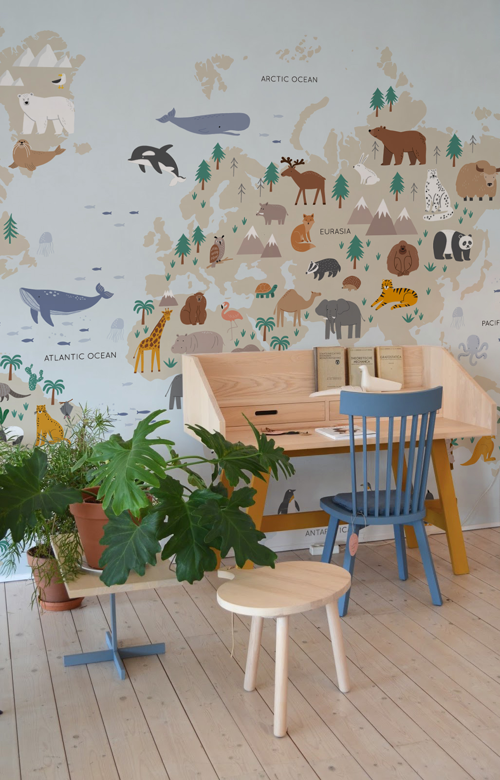 bureau multicolore papier peint map monde enfant panoramique