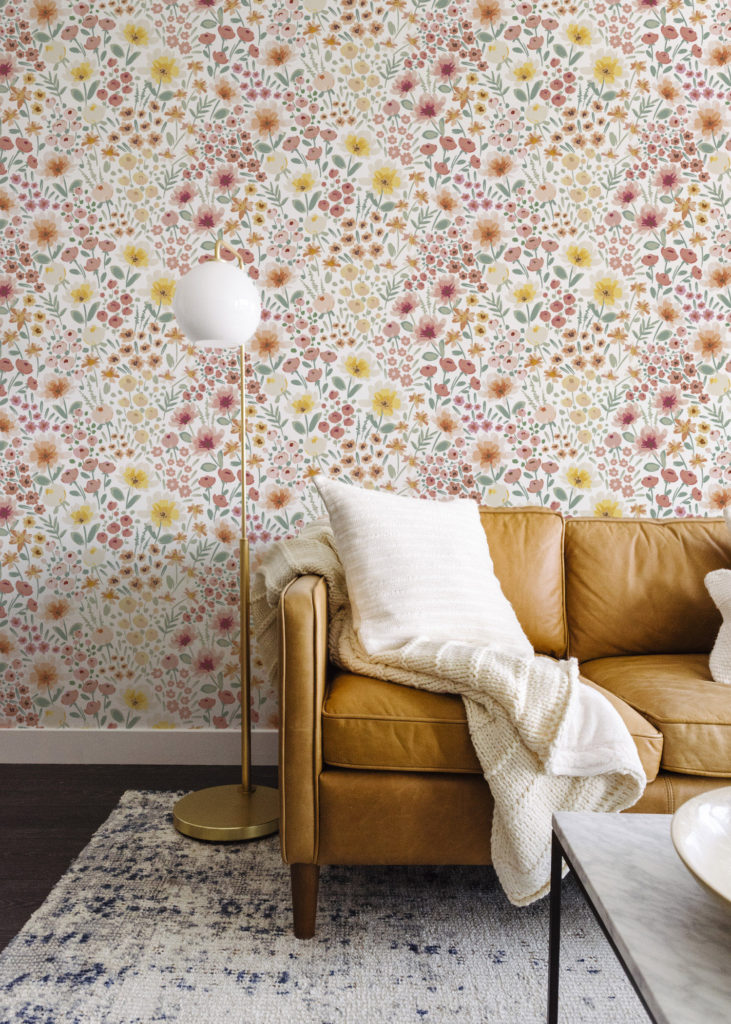 Living room white panoramic floral daisy wallpaper