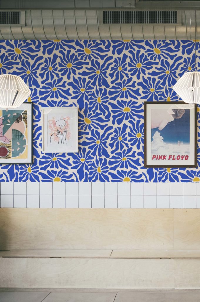 espace public bleu papier peint fleurs hippie